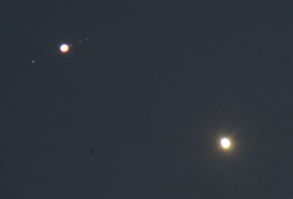 Venus und Jupiter, Nieder-Olm, 30.06.2015, 2153h MEZ, R100/600, 2x Barlow, Nikon D7000, 400 ISO, 2s, PS