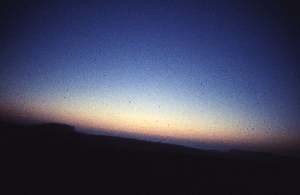 Komet West, 02.03.1976, 0606h MEZ, Miranda RE, 28mm/ f2.8, 20s, Kodak Highspeed Ektachrome