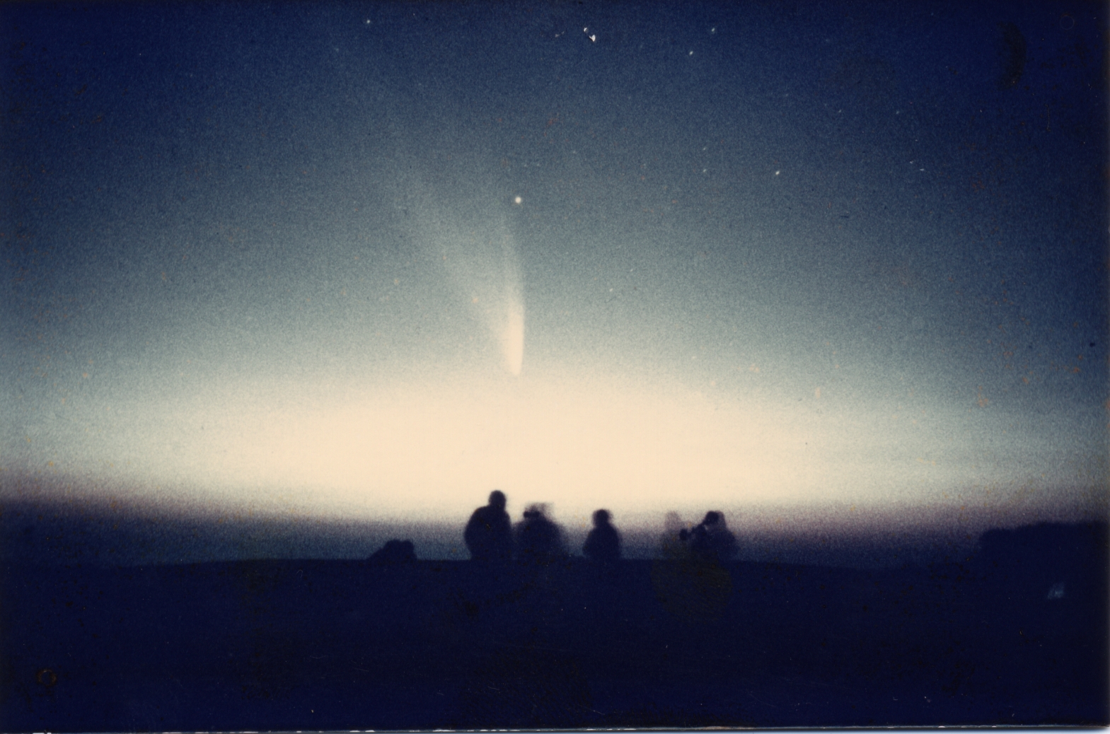 Komet West, 03.03.1976, ca. 0600h MEZ, Miranda RE, 50mm/ f2.0, ca. 30s, Kodak Highspeed Ektachrome